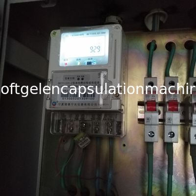 Πολυ ώθηση μηχανών Softgel ακροφυσίων άνευ ραφής που κόβει την υψηλή αναλογία ολοκληρωμένων προϊόντων